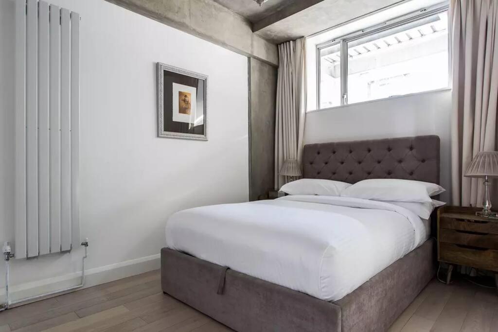 Canal-Side Apartment In Shoreditch London Exterior photo