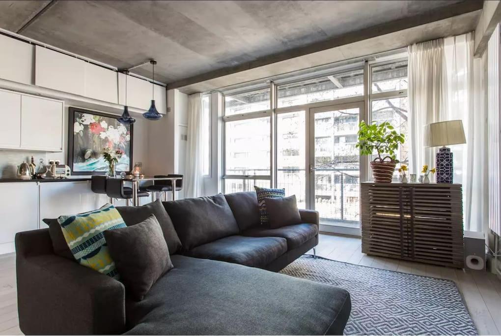 Canal-Side Apartment In Shoreditch London Exterior photo