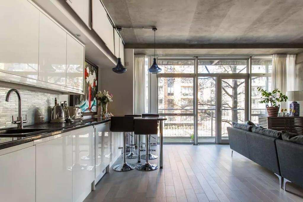 Canal-Side Apartment In Shoreditch London Exterior photo